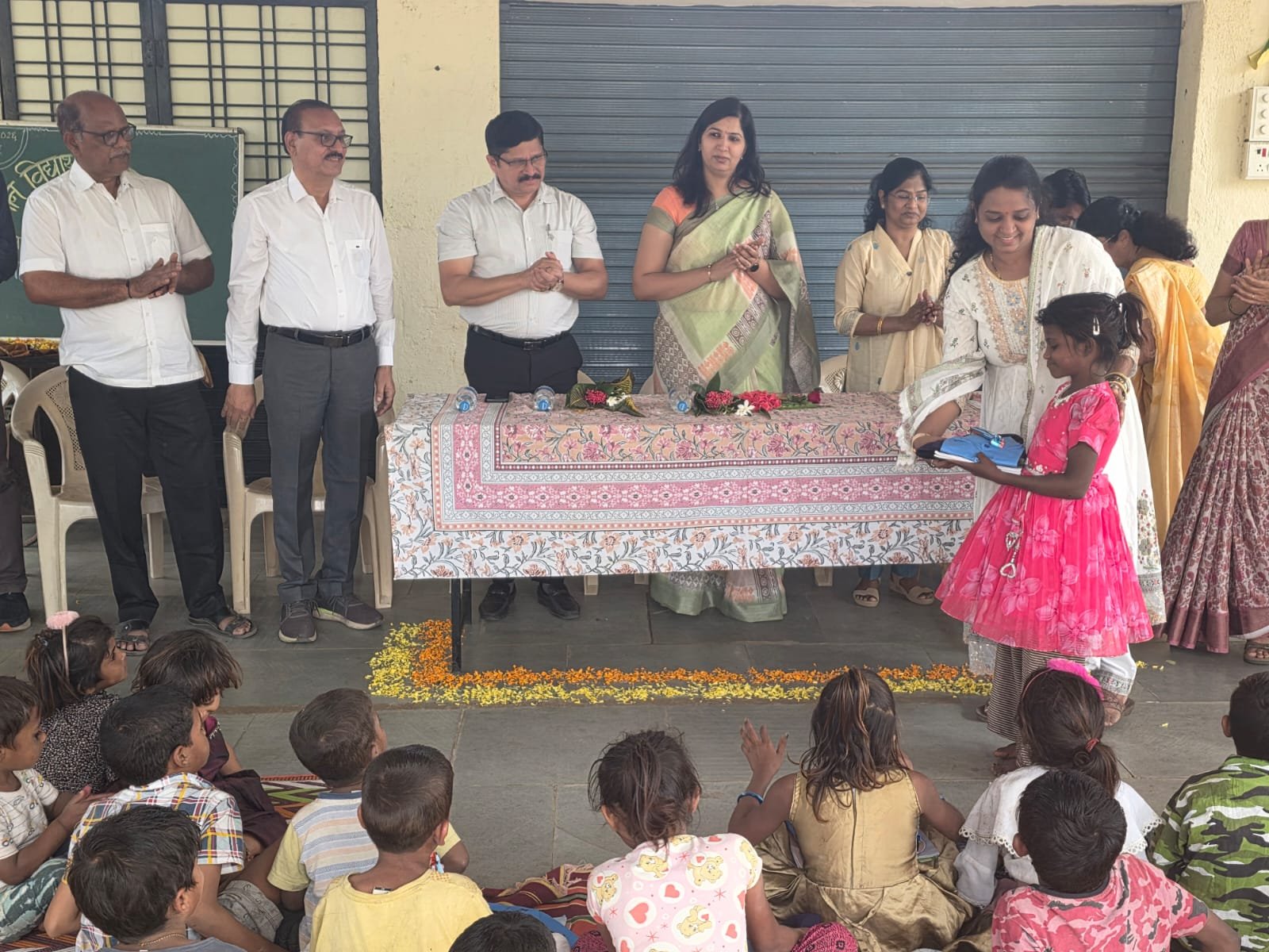 स्थलांतरित बांधकाम कामगारांच्या मुलांसाठी शिक्षणाची नवी पहाट