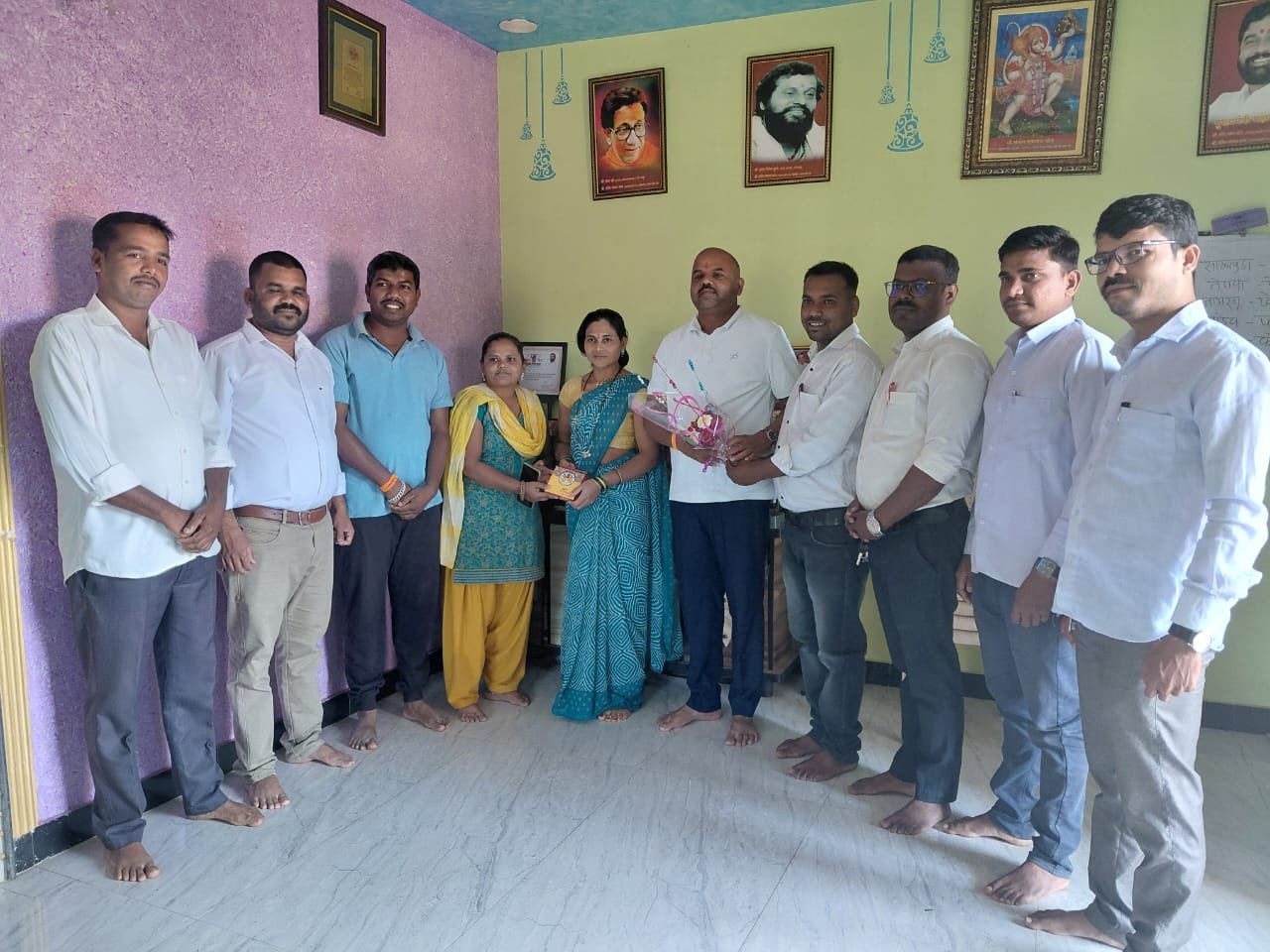 नवनियुक्त शिक्षकांनी घेतली प्रदीप वाघ यांची भेट